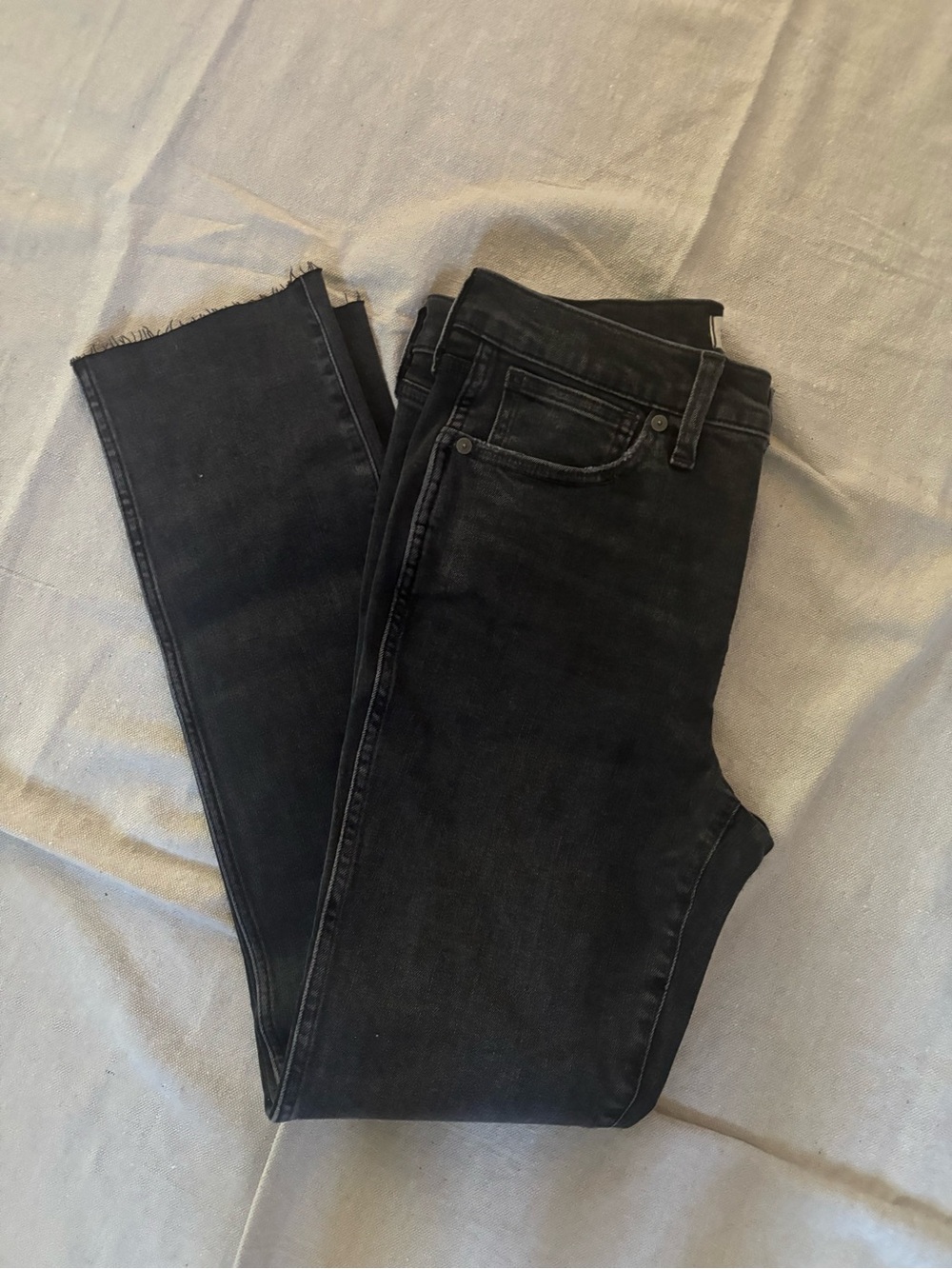 Madewell Mid-Rise Stovepipe Jeans Washed Faded Black Raw Hem 27